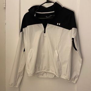 UNDER ARMOUR SIZE SMALL HALF ZIP